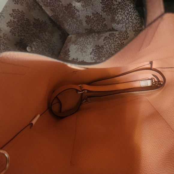 4 Purses - Picture 5 of 12